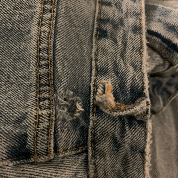 ✨TRENDY “Butt Rip” Jeans!✨ - Picture 5 of 6